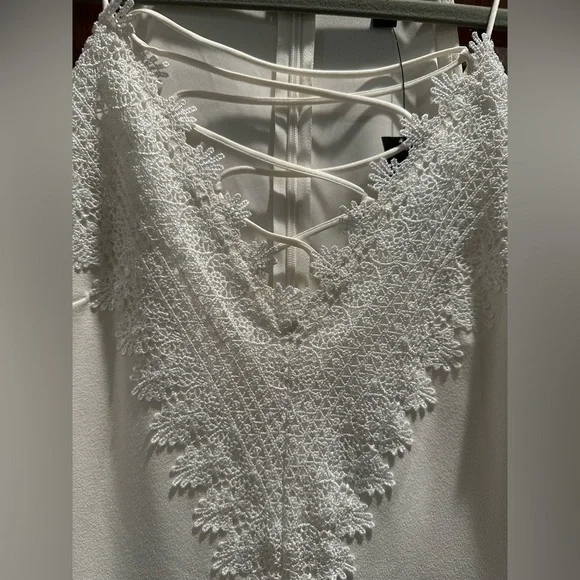 Express v neck lace white tie up Jumpsuit NWT! Size Small TTS - Picture 4 of 5